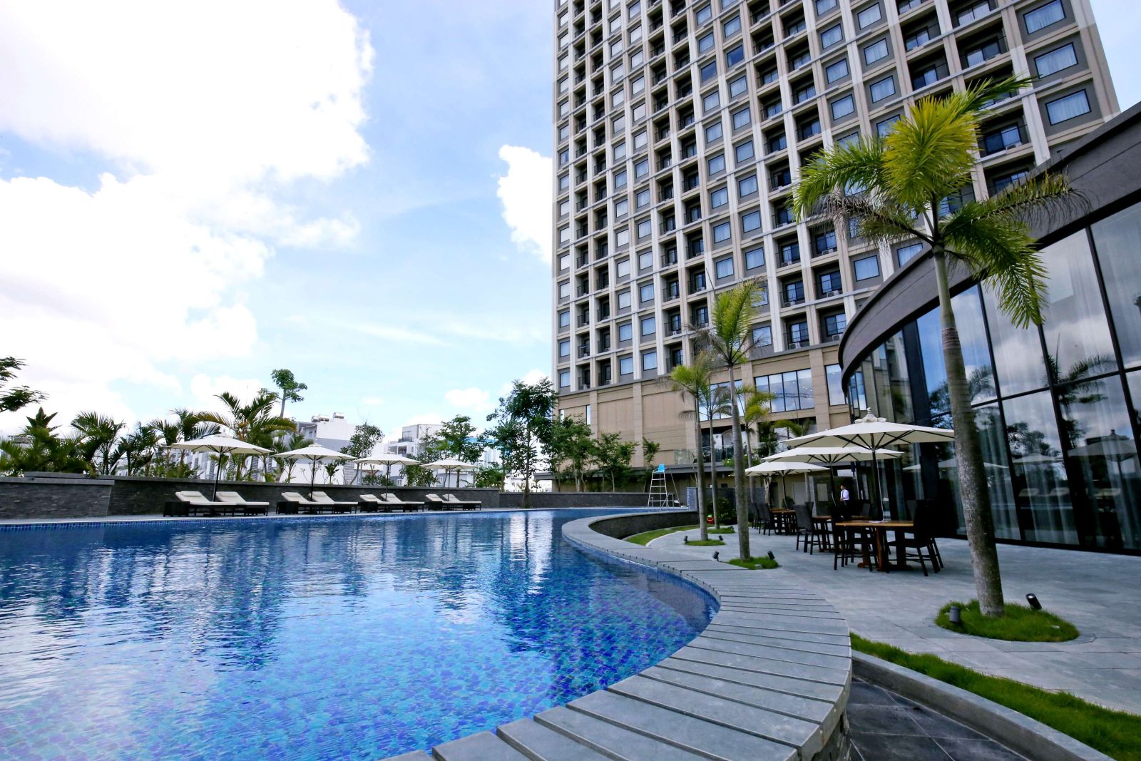 Outdoorpool_roygentparkshaiphong