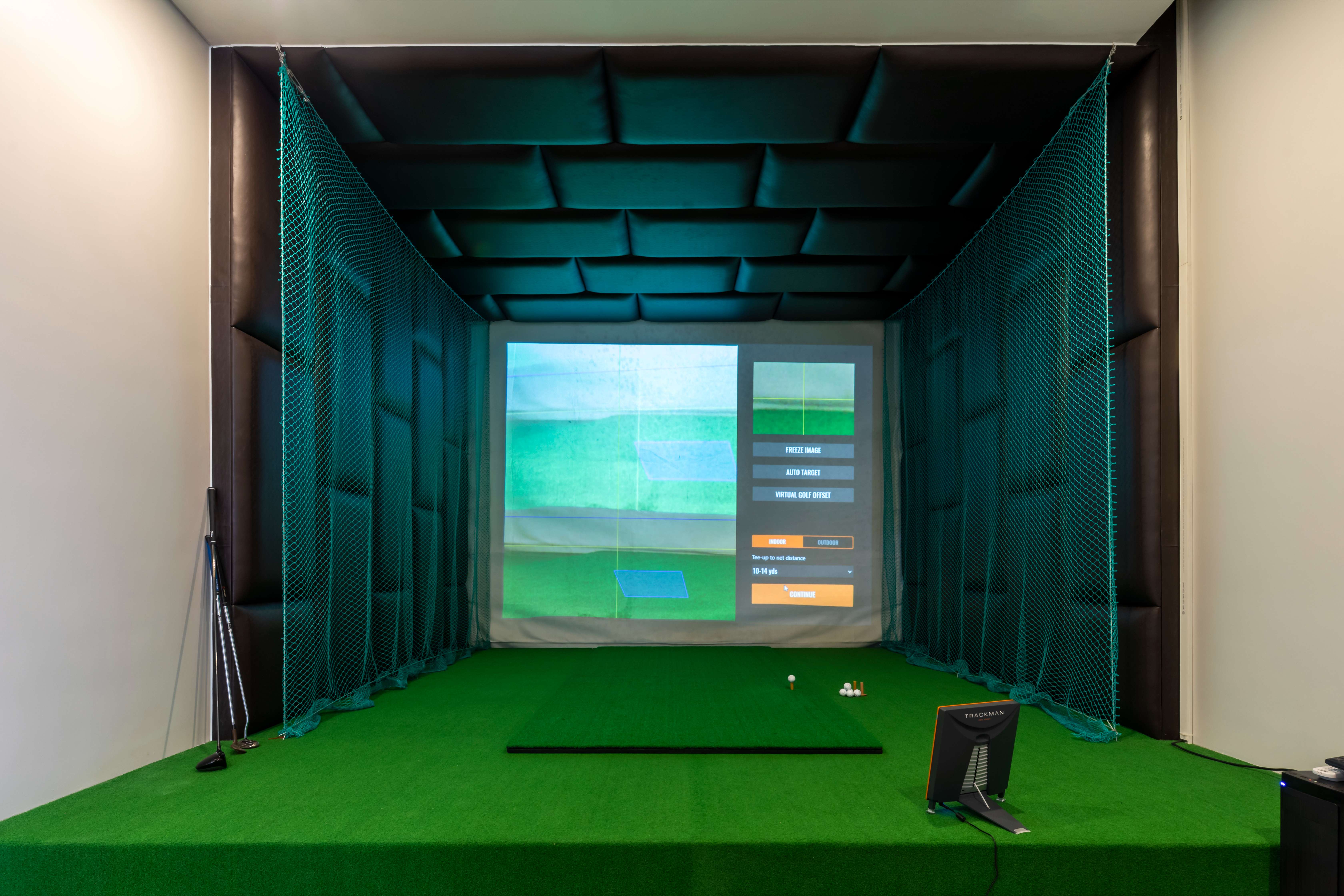 TRACKMAN GOLF SIMULATOR